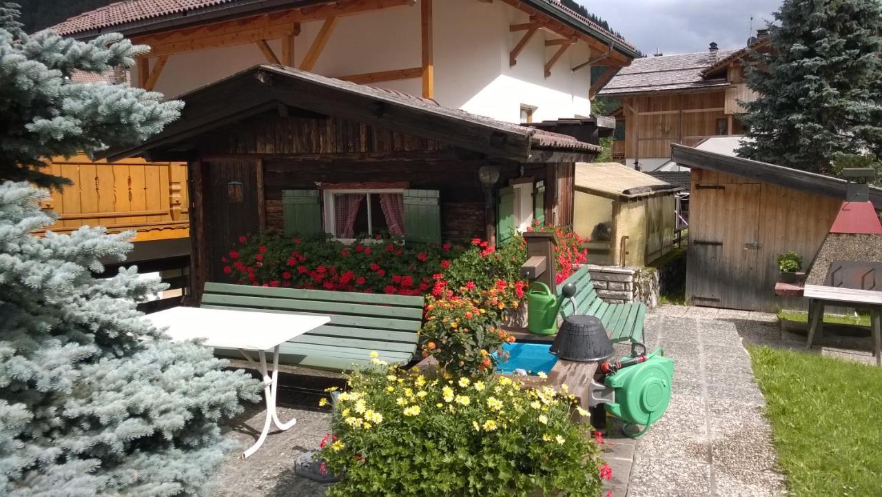 Garni Gabrieli Bed and Breakfast Corvara In Badia Εξωτερικό φωτογραφία